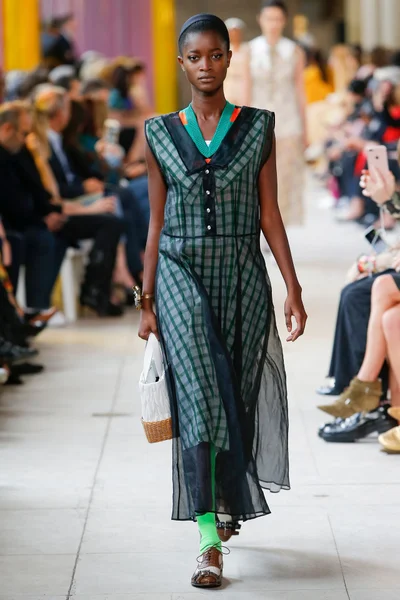 Look 37